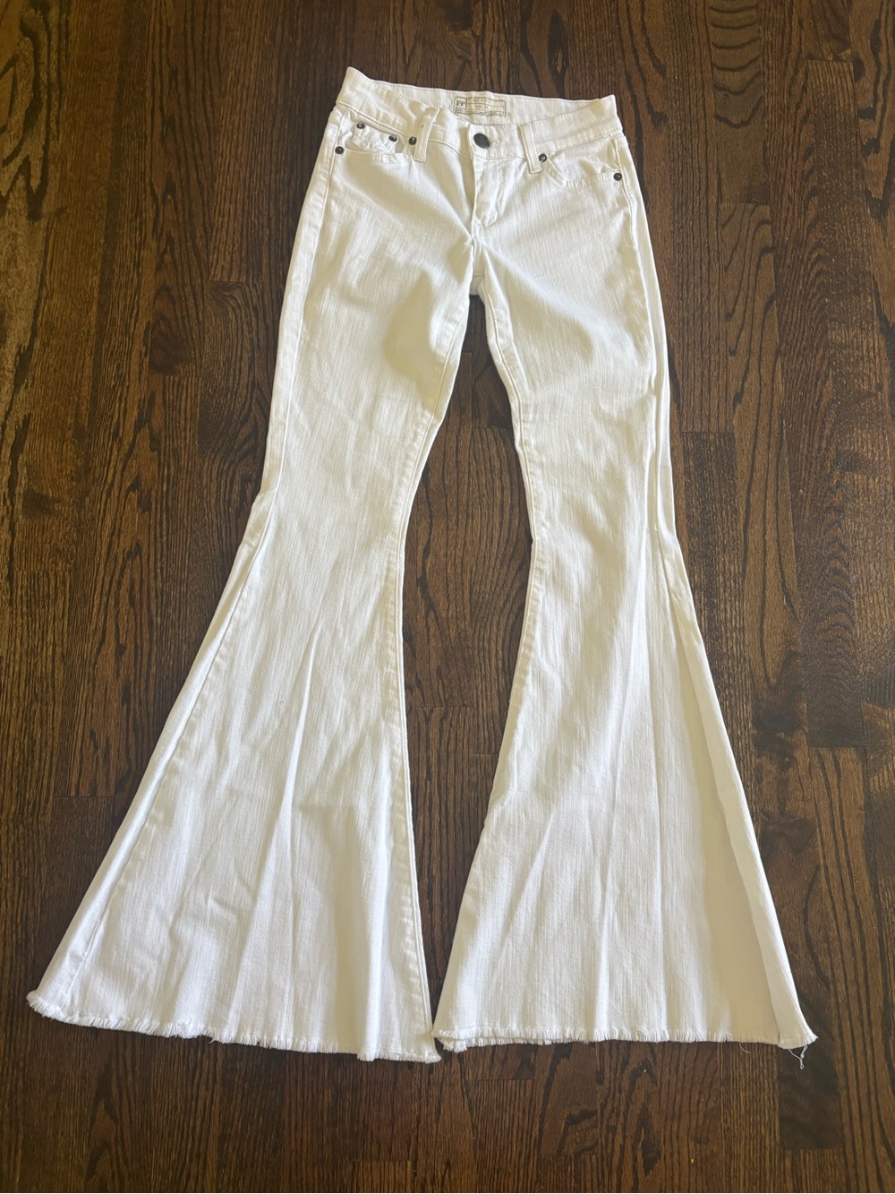 Free people White Flared Women's Jeans size 25